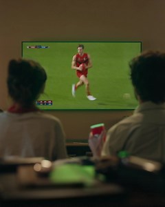 Game day? #PopIntoTheAction with Pringles! | Pringles