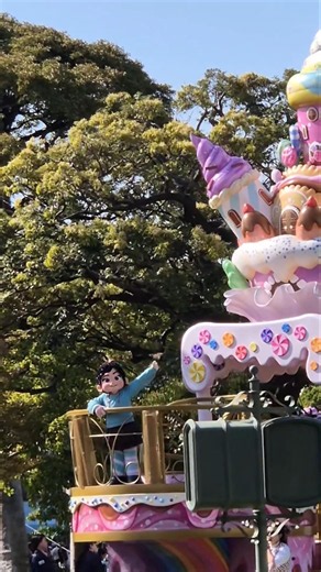 Vanellope Von Schweetz amazing float #tokyodisney #vanellope #disneylandtokyo #disney #parades