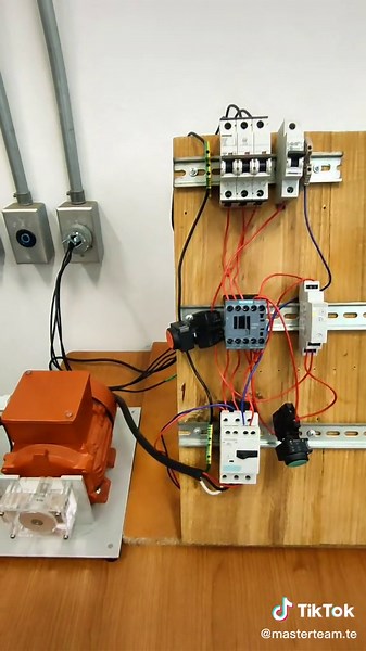 Temporizador Siemens 7PV1578 para Control de Motores