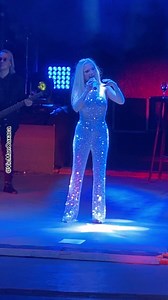 Marisela en Concierto. Auditorio Guelaguetza, #Oaxaca. “Tu dama de hierro”. 🎥: | El Sol de Oaxaca