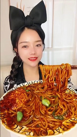 extreme spicy ramen noodles mukbang egg #asmr #eating #noodles