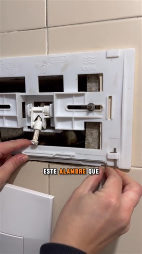 199 reactions · 28 shares | ✨ ¡Descubrí cómo instalar las teclas universales en minutos! ✨ Tutorial paso a paso.   Fácil de instalar  Diseño elegante  Compatibilidad universal Dale a tu baño ese toque moderno que se merece.   Mira el video completo para ver lo sencillo que es. ¡No te lo pierdas! #InstalaciónFácil #BañoModerno #IdealSanitario #ReformasEnCasa #DIY #SolucionesSanitarias | Proyecto Sanitario | Facebook