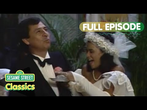 Maria & Luis Get Married | Sesame Street Classics Full Episode