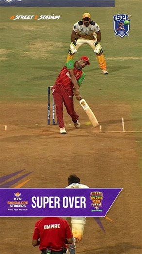 A legendary moment captured! Here’s a glimpse of the first-ever Super Over of ISPL season 1. Kudos to both the teams on reaching this milestone! #Street2stadium #NewT10Era #EvoluT10n #isplt10 #ZindagiBadalLo #DikhaApnaGame @sachintendulkar @ravishastriofficial @amol_kale76 @advocateashishshelar @surajsamat | ISPL - Indian Street Premier League