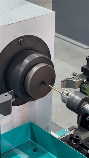 Catekcnc on Instagram: "💯❤️💯Mini automatic feeding CNC wood lathe for automatic turning, drilling, and cutting of graphite rods! 🎉❤️🎉This small, automatic feeding CNC woodworking lathe is equipped with turning tools, drill bits, and cut-off tools. It can automatically feed materials, turn shapes, drill holes, and cut off parts. It is fully automatic and can process various materials such as graphite, acrylic, PVC, and wood. The processing requires no manual intervention, has a fast processin