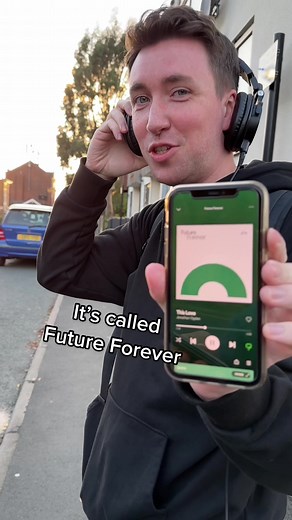 I love the “what song are you listening to?” trend 🥰