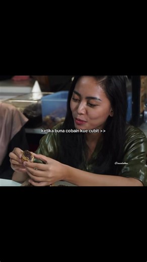 Rachel Vennya Enjoys Kue Cubit