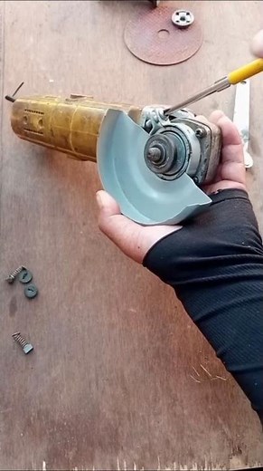 How to put safety guard on angle grinder