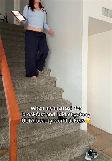 count your days ULTA because what!! In the line since start time on 2 devices and nothing is crazy!!! 🤦🏻‍♀️ #ultabeautyworld #fypシ゚viral #ultabeauty #fyp