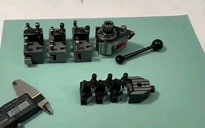 2种快换刀架 Multifix Aa versus Emco Unimat 3 Quick change tool post