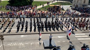 LOISIRS - 43e Festival international de musiques militaires 🎶 Depuis vendredi 1 juillet, 270 militaires venus de plusieurs nations se produisent à Albertville. L’Italie, le Japon et la France étaient présents pour cet évènement. La manifestation s'est terminé avec un grand spectacle à la Halle Olympique ce dimanche à 14h30. 27e Bataillon de chasseurs alpins (officiel) - Préparation Militaire Marine de Chambéry Toutes les infos dans votre reportage 🎥 | Savoie News