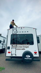 RV (Casas Rodante) con PANELES SOLARES ☀️ Keystone Cougar 33RLI Está RV viene con paneles Solares que alimentan la mayoría de los electrónicos en esta Casa rodante! Una opción moderna y además funcional! #rvlife #panelessolares #rv #casarodante #casa | RV’s by Arturo