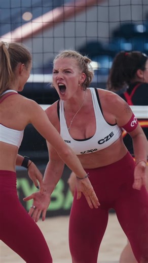 Daniel Freitas on Instagram: "Oooooo that was smooth 😮‍💨 @hvezdazarici with the fake pull to MONSTERBLOCK at the @beachvolleyballworld world championships 🎥 @dfritomedia"