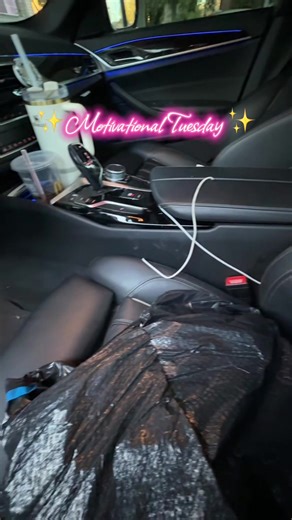 UGH SO FRESH AND SO CLEAN! I need a detail tho frr lmk if you know anyone in the 206 area ! #fyp #carcleaning #cleantok