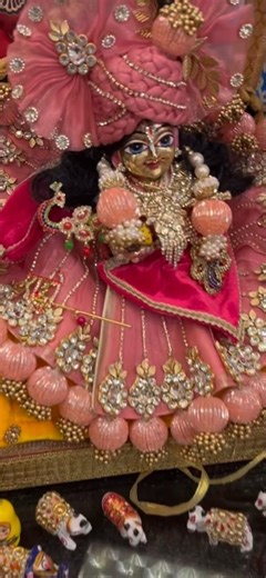 🙏🏻💕laddu pyar hai tere te🙏🏻💕|#diybyvarsha #youtubeshorts #laddugopal #love #shorts #shyam #yt