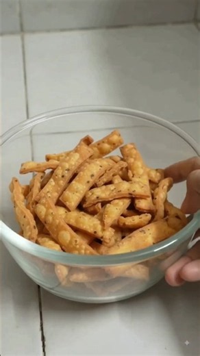 Ghar Par Banaye Khasta & Crispy Namak Para ❤️ | Easy Namkeen Recipe #NamakPara #NamakParaRecipe