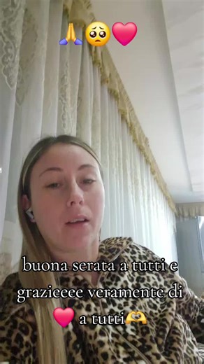 questo video vale x tutti siete in tantissimissimi ed io con il dolore che ho nn riesco a rispondere a nessuno🥺 tra l'altro oggi ho riposato dopo ben 4 giorni che nn dormivo! adesso vi auguro una buona serata a tutti ed io rimango qui con l'amico mio Jerry #laruotadellafortuna 🥰