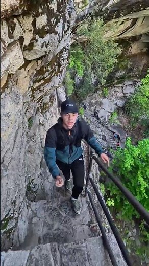 MIST TRAIL | TOP OF VERNAL FALLS 🌊🏞️🥾 #hikingadventures #hiking #yosemite #outdooradventure