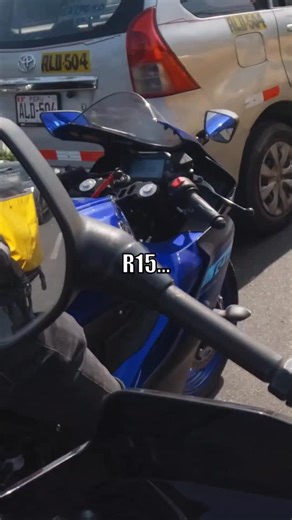 42K views · 1K reactions | Yamaha R15 V4 | #ReviewDeSemáforo #Yamaha #r15v4 #Motos #MotoReview | Motormaniacs | Facebook