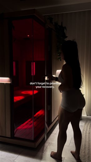 Your recovery is just as important as your workout! #recoveryjourney #fitnesstips #personaltrainer #gym #gymmotivation #gymlifestyle #coach #gymlifestyle #fyp Level up your training & performance with these recovery tips 👇🏼 1. Improves blood circulation 2. Sweats out toxins 3. Repairs & strengthens muscle 4. Averts injuries 5. Clears mind & improves mental health 6. Helps with pain relief & relaxation 7. Improves sleep quality 8. Reduce lactic acid build up in your muscles Ensure you take care