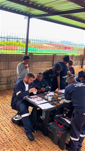 Kickstarting Practical Modules for 1st Year Students