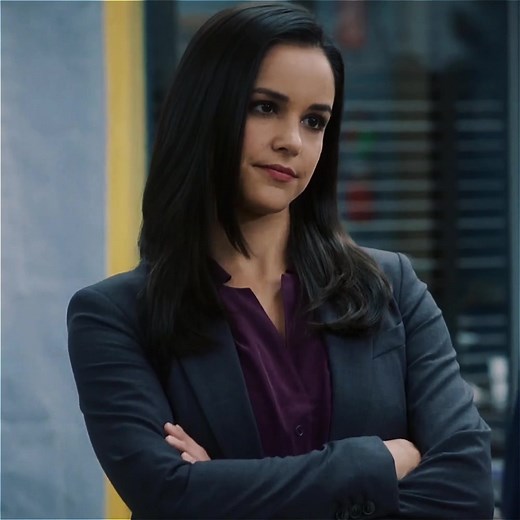 sophie (@e.lciqse) - Exploring the Surveillance Tapes with Jake Peralta and Amy Santiago