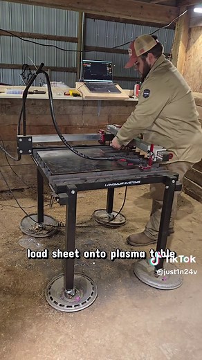 Making a Custom Metal Sign for a Customer