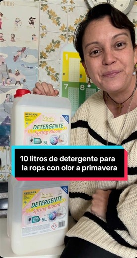 Respuesta a @Laura Dumitrache ya puedes comprar solo el detergente para la ropa que huele a primavera en TikTok Shop. Es un pack con el que te llevas 10 litros de detergente para la lavadora #detergente #detergenteliquido #jabonparalaropa #ropalimpia #jabonliquido