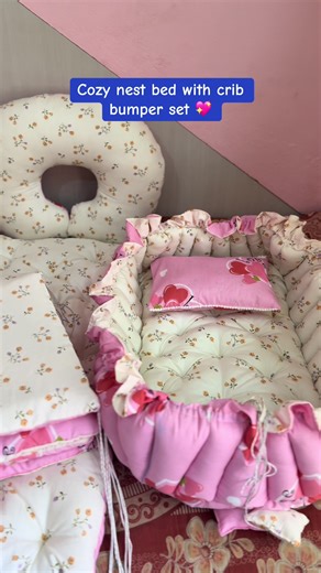Cozy Baby Beds with Customized Crib Bumper Sets