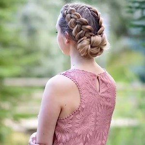 How to do a Double Dutch knotted bun - perfect hairstyle for those oily days 😉 @braidsbyjordan | Luxy Hair