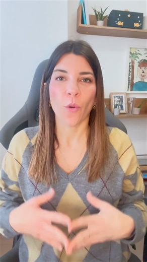 Maria La Teacher on Instagram: "Grammar Translation Method, Audiolingual Method, Direct Method… ABP, aprendizaje-servicio, CLIL, gamificación, TPR, TPRS, storytelling, task-based learning, aprendizaje en movimiento… 🤯 Sí, hay muchísimas metodologías para enseñar inglés. Pero… ¿todas funcionan igual en Educación Primaria? 👀 #englishteachers #metodologías Hoy te enseño mis favoritas 💬✨ ¿Cuáles son las tuyas? Cuéntame en comentarios y dime si te gustaría saber un poquito más sobre alguna de ella