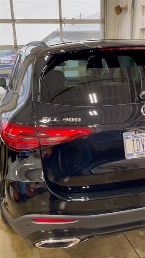 Victory Monday here at Bubble Boy Carwash! 💎👀🔥 We had the pleasure of doing a Diamond Plate Ceramic coating on this beauty of a ride! 💎💯 This customer decided they wanted to keep their ride looking new as long as they could therefore came to us looking for our Simoniz Diamond Plate Ceramic Coating! ✨💎 We couldn’t be happier with the way it turned out so we figured we would show you this bad boy shinning like the ☀️ Benefits of a Ceramic Coating: 💎 - Protects again UV Damage ☀️ - Adds Extr