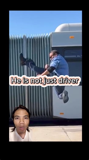 He is not just driver but also is Kung Fu Mater this is for protect his customers and himself let’s see here how he did it🤩🤩 #reels #Karen #challenge #general knowledge #reelsfb Knyaw Wah Bank Mahout Power Seven | Knyaw Wah