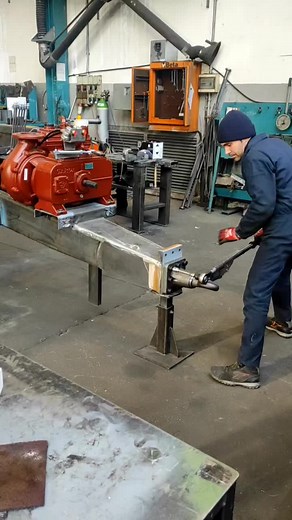 Hydraulic Press in Action: Metal Pressing Techniques