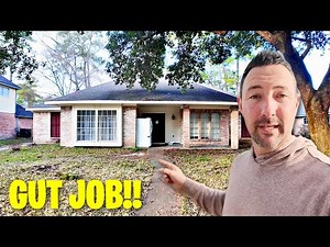 House Flipping 101 - Touring a FUNKY Vacant House to See if We Want to Fix and Flip it!