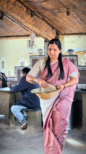 sonali sawant on Instagram: "🔥🔥🔥.... #viral #kolhapur #insta #editing #explore #explorepage #public #food #foodie"