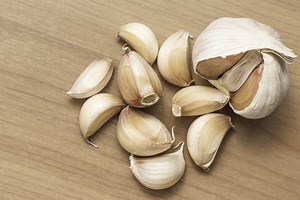Eating Raw Garlic & Botulism