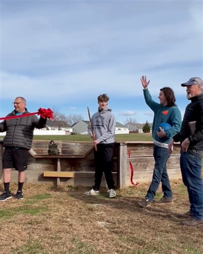 Mount Joy Minnie can’t resist a ribbon cutting! She was excited to be part of the celebration for the grand re-opening of The Janus School Gaga Ball pit (can you spot her?). She loves how The Janus School lets students learn by doing — whether it was Owen building the original pit in 2017 for his Eagle Scout project or this year’s student crew, guided by Janus junior Logan, rebuilding the playing surface and swapping out weathered boards. She’s ready to play! “Ga… Ga… Ball!” 🐾💛 #mountjoyminnie