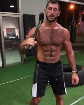 Big Hairy Bodybuilder – 10 Best Exercises to Gain Muscles