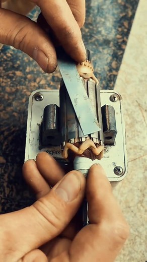 2.5K views · 161 reactions | How To Check Rotor Quickly And Effectively #fblifestyle #usa #electrical #rotor #rashidkhandieselgenerator | Rashid Khan | Facebook