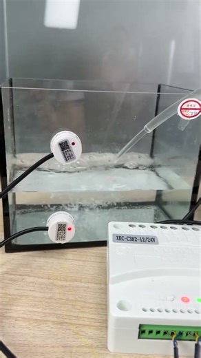 Industrial grade non-contact capacitive liquid level sensor