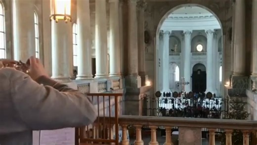 « The purpose of music is to touch hearts. » - Johann Sebastian Bach He is renowned as a great master of polyphony. Baroque polyphony reached its highest point in his work. Bach's creative legacy is interpreted as a distillation of Baroque music. His Christmas Oratorio, St. Matthew Passion, Mass in B minor, Orchestral Suites and cantatas are recognized as masterpieces of world classical music. 🎶🎧 Bach Air Recorded live on 1 January 2018 at the Dom in St. Blasien, Germany with B. Marx, organ |