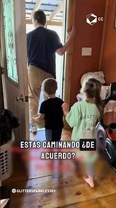 La reacción de estos niños al ver caminar a su padre de nuevo