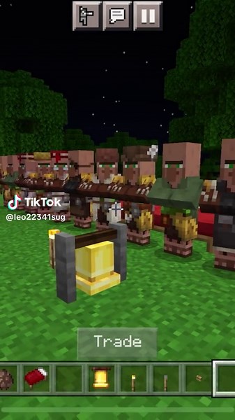 This is how u play with villagers in minecraft #minecraft #funny #villager #minecraftcommands #minecrafthack #bedrock