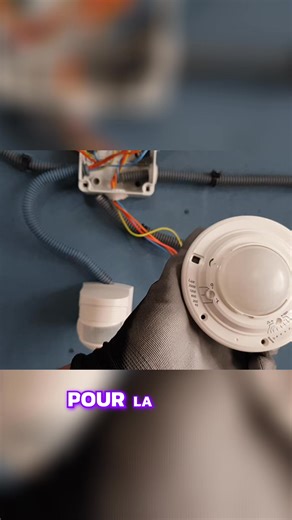 1.4K views | Découvrez ce radar 360 degrés : réglage du temps, luminosité, sensibilité... Il détecte jusqu'à 95 minutes ! Supporte jusqu'à deux mille watts. Facile à installer et à utiliser. #Radar360 #Détection #Luminosité #Sensibilité #InstallationFacile | Autonomie électricité | Facebook