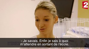 2.6M views · 21K reactions | « Je gagne 1700 euros par mois, au bout de 10 ans. » Comme la majorité de ses consœurs, Ayat a choisi de devenir infirmière par vocation. Elle rappelle la dure réalité du métier : le salaire n'est pas à la hauteur de son engagement et de ses responsabilités. Olivier Delacroix vous emmène à la rencontre des infirmières "à l'épreuve de la vie" ➡ francetv.in/DLYO-infirmieres | France tv | Facebook