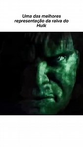 O Hulk de 2003 representa muito mais do que apenas força e destruição. Nesse filme, o monstro é uma metáfora para os traumas e emoções reprimidas de Bruce Banner. Sua transformação não vem só da ciência, mas da dor que ele carrega desde a infância, marcada por um relacionamento conturbado com o pai. O longa mostra o Hulk como a personificação da raiva, do medo e da tentativa frustrada de controlar aquilo que está dentro de nós. É uma história sobre dualidade — o conflito entre o homem e o monstr