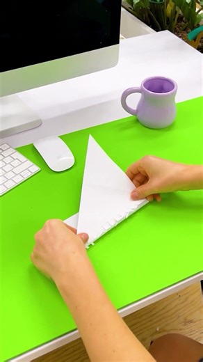 DIY Magic: Paper Turns Into a Phone Stand! 📱📄