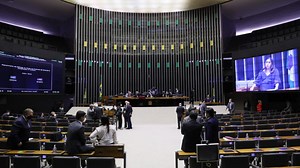 Câmara aprova dobrar pena de crimes contra vítimas de violência no lar