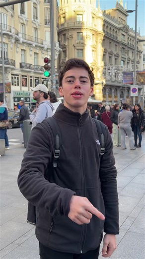 Explorando La Gran Vía en Madrid